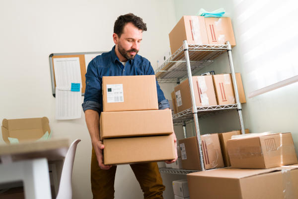 Carry out manual handling tasks